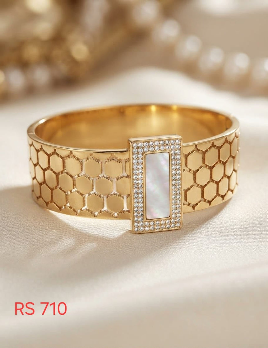 Gold plated imported stainless steel handcuff