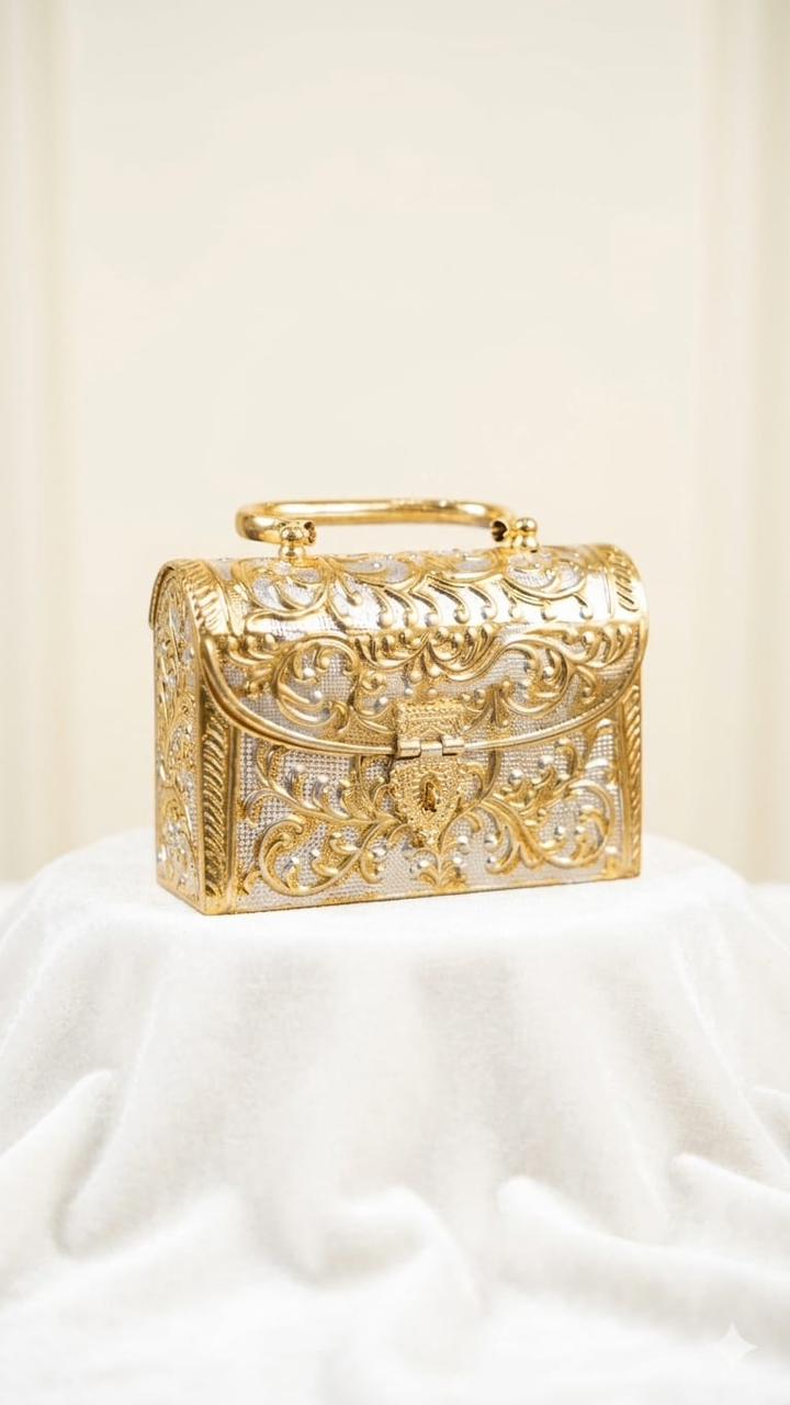 Traditional bridle clutch