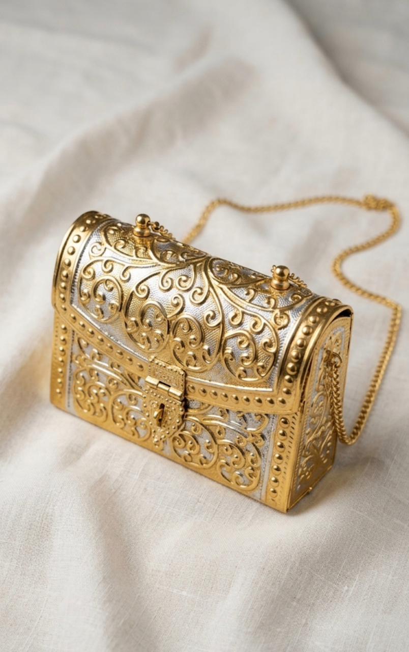 Traditional bridle clutch