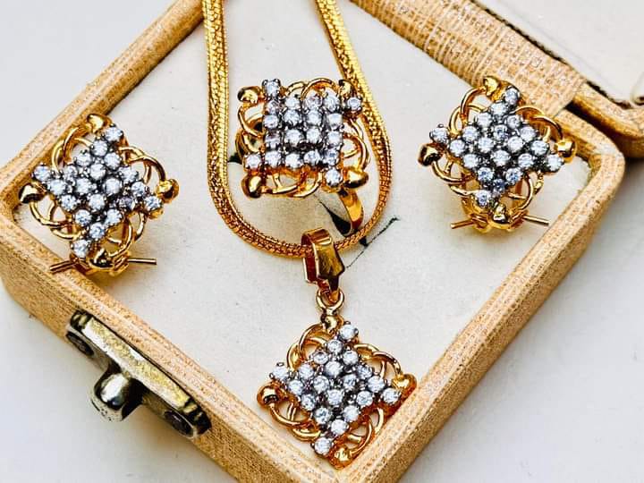 Goldplated Zircon Set