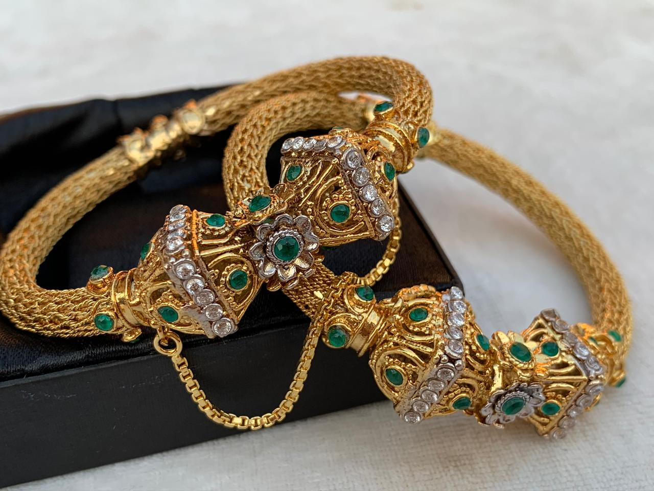 Traditional Goldplated Karaa – Diamond Emitations