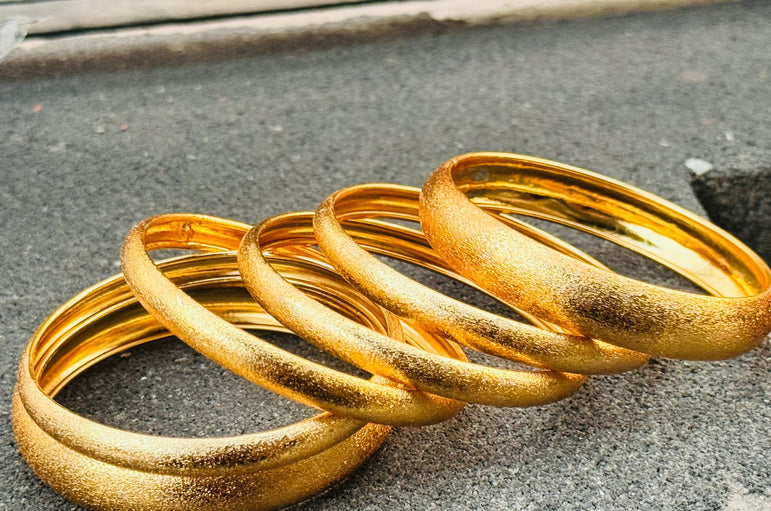 Goldplated bangles set