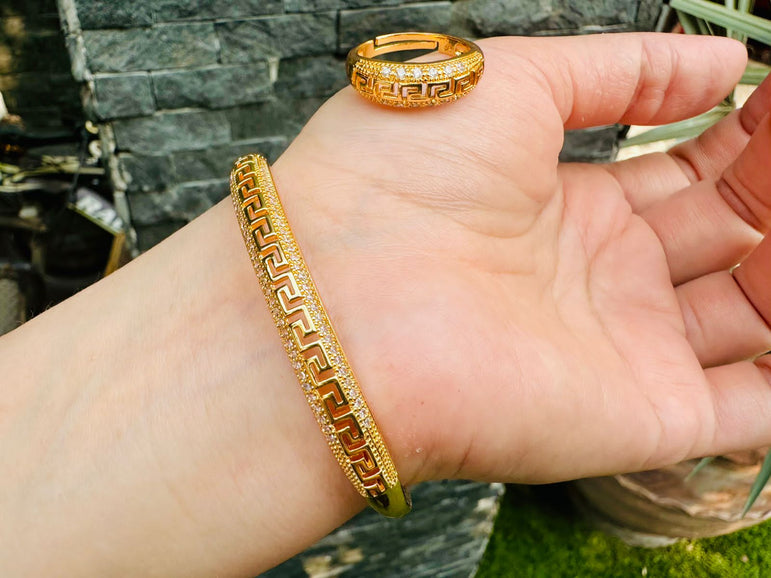 Goldplated imported openable bracelet