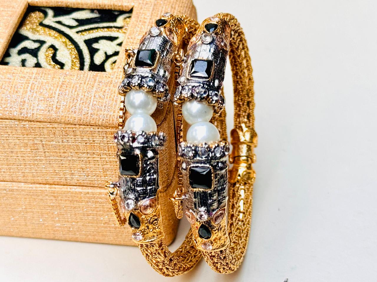 Traditional Goldplated Karaas – Diamond Emitations