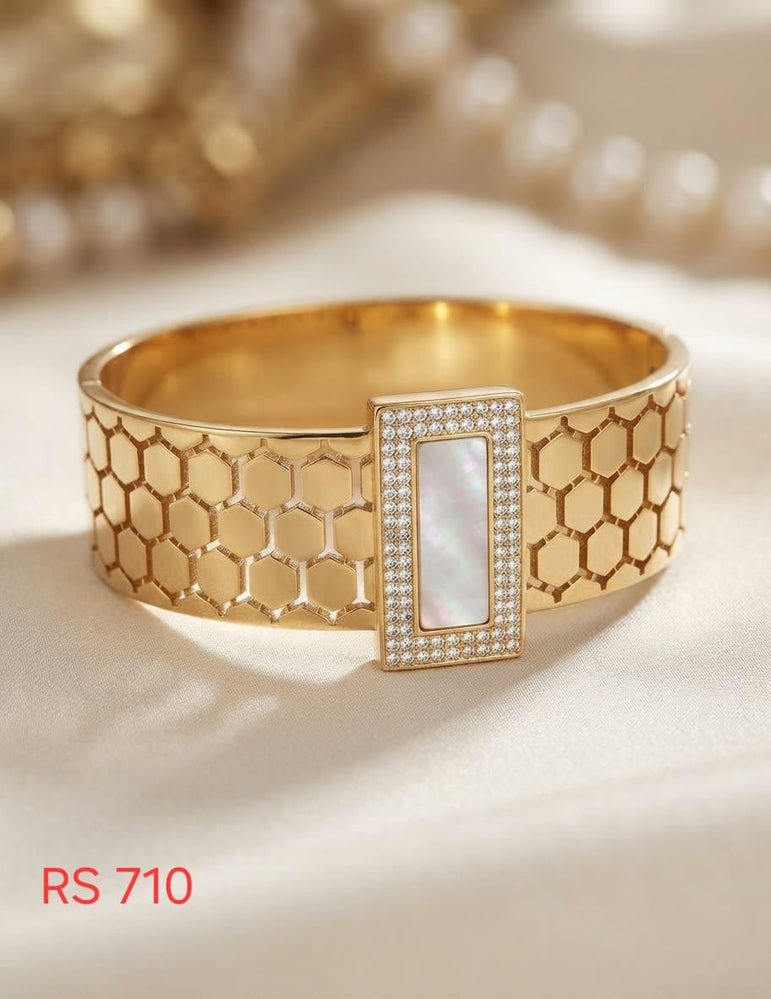 Gold plated imported stainless steel handcuff
