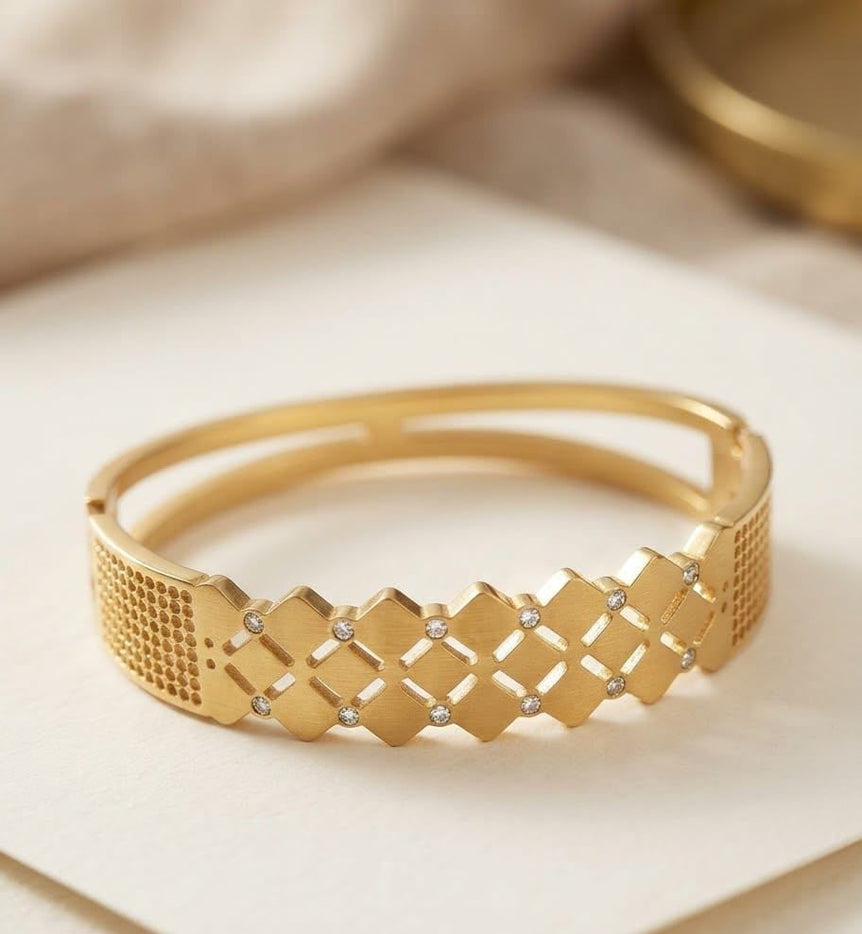 Gold plated imported stainless steel handcuff
