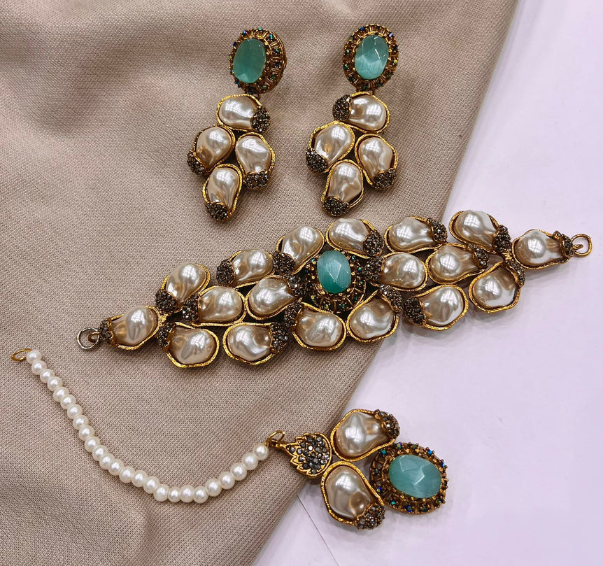 Gold plated Chokar Set