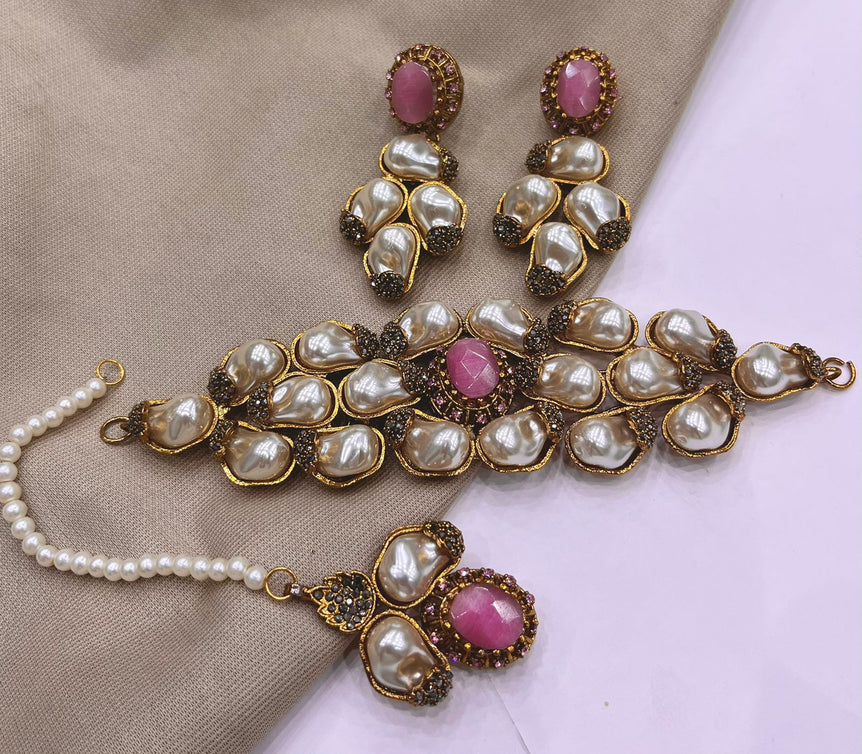 Gold plated Chokar Set