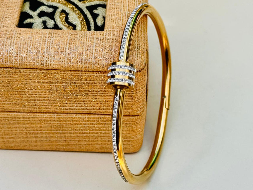 Goldplated Imported Openable Bracelet