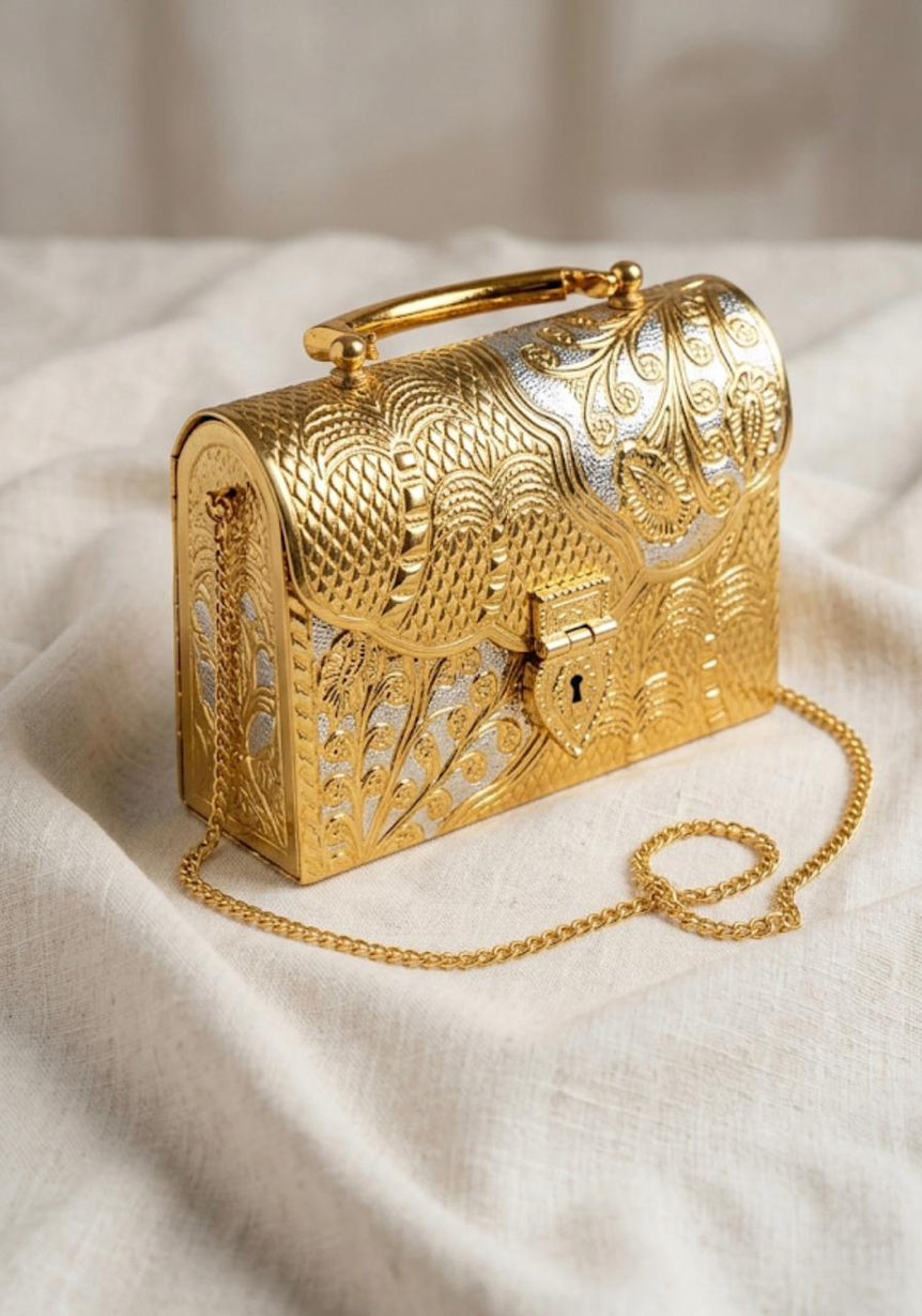 Traditional bridle clutch