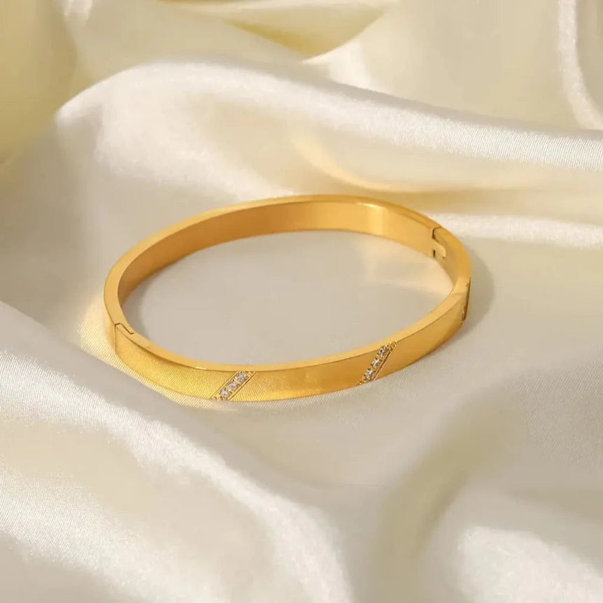 Goldplated Handcuff