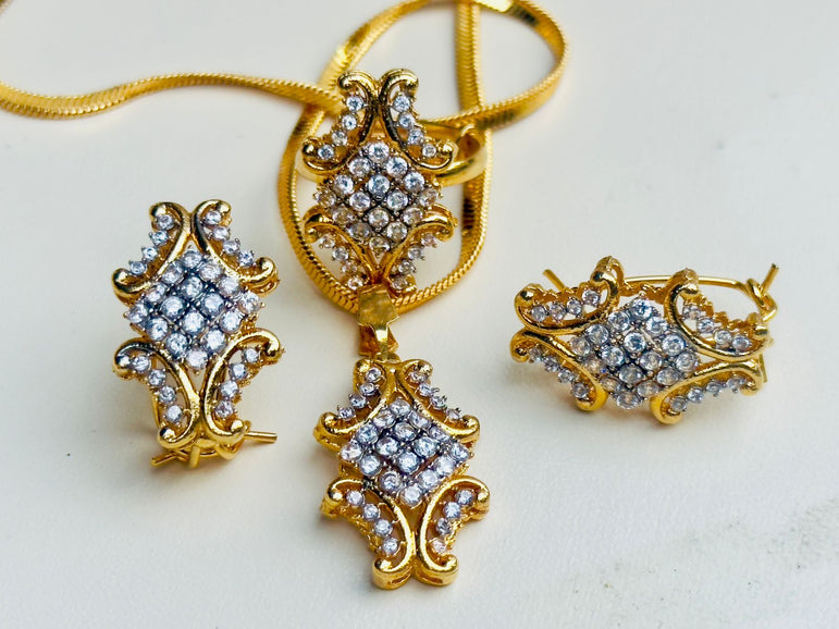 22k Gold Plated Diamond cut Pendant Set