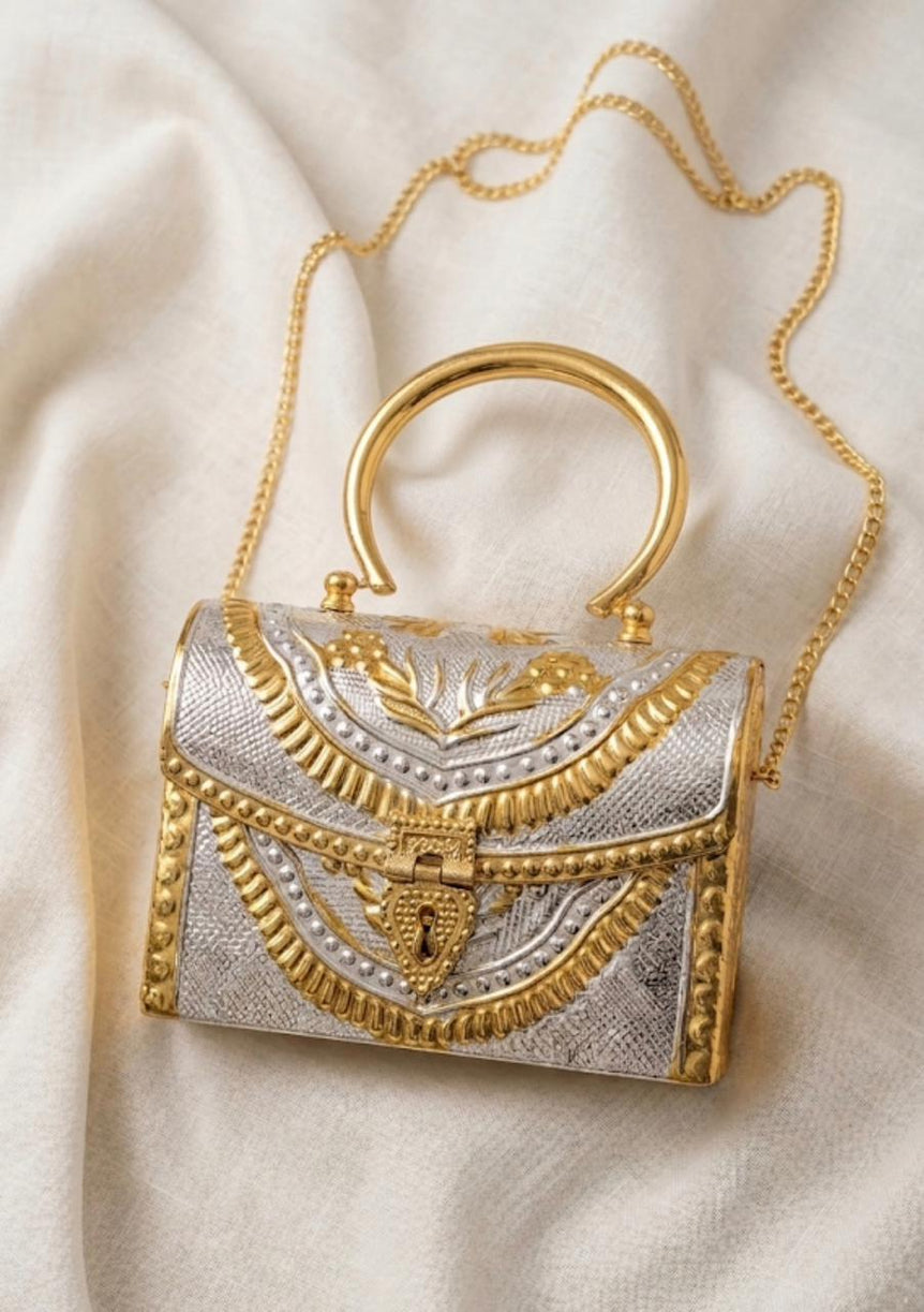 Traditional bridle clutch