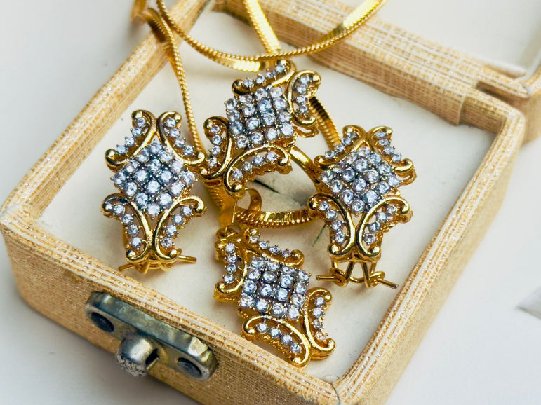 22k Gold Plated Diamond cut Pendant Set